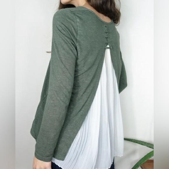 W5 Tops - W5 green top with cream pleated chiffon back lace up detail size small women’s